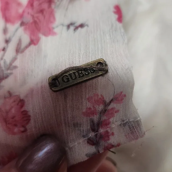 Guess top- small - Picture 6 of 10